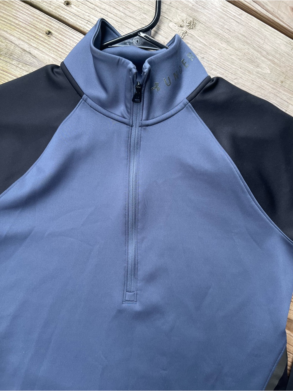 Under Armour Woman’s Large Half Zip Black/Blue Long Sleeve Top - Picture 8 of 10